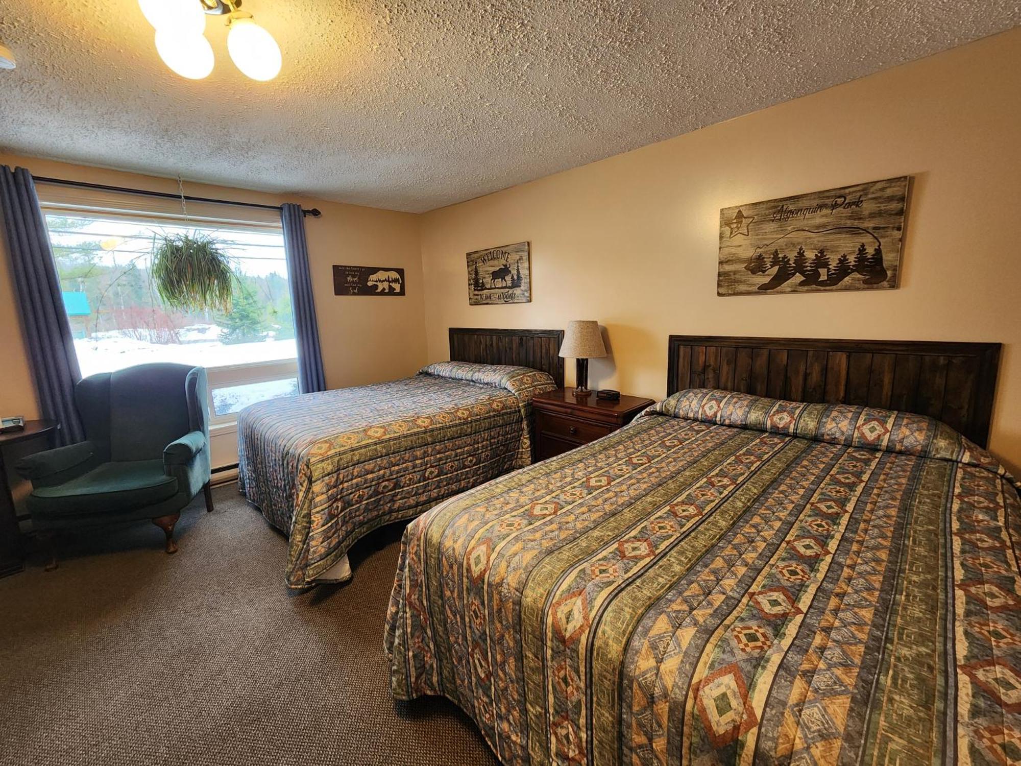 Dwight Village Motel ภายนอก รูปภาพ
