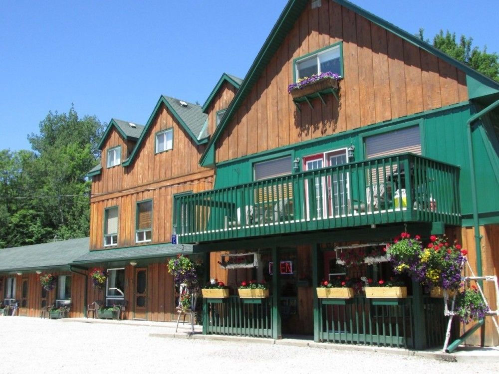 Dwight Village Motel ภายนอก รูปภาพ